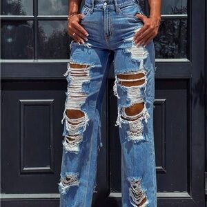 Oversized Distressed jeans size 28